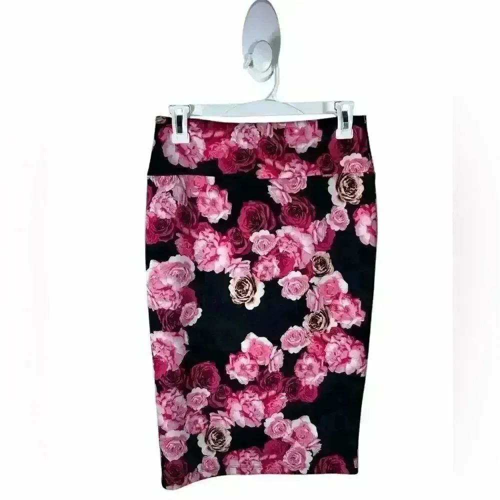 INC International Concepts Black Pencil Skirt with Pink Rose Print